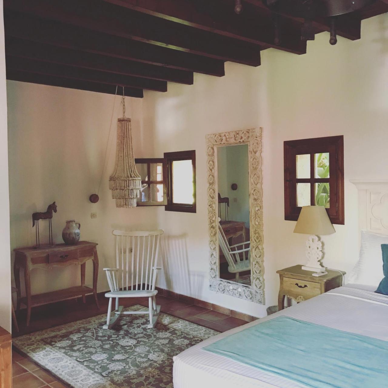 Saint Artemios Hotel And Oriental Suites Rhodes City Екстер'єр фото